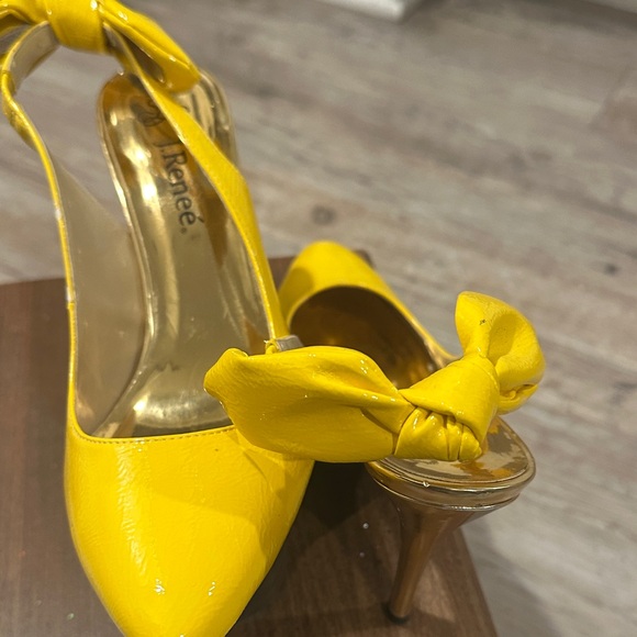 J.Renee Yellow Patent Pointed-Toe Slingback Pumps with Bow - Picture 4 of 6